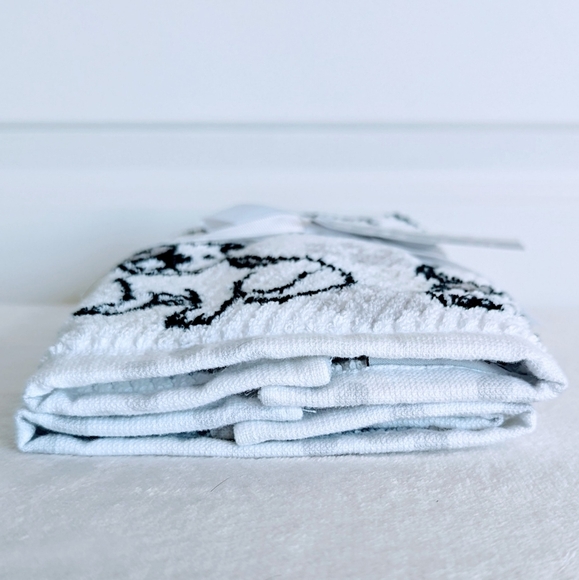 Boston Terrier Frenchie Pug Dog Print Fingertip Towel Set Of Two White Black NWT - Picture 7 of 11